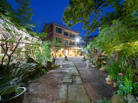 龙虎山江右民宿