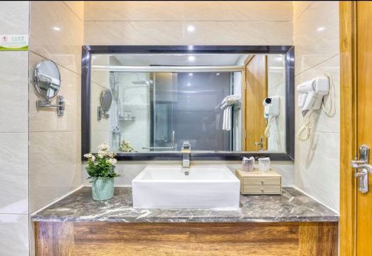 Yunshang Siji Hotel (Mengla County Government Branch, Xishuangbanna) Hotel Overview