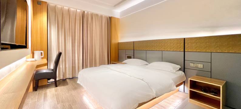 伊春逸风伴山酒店图片