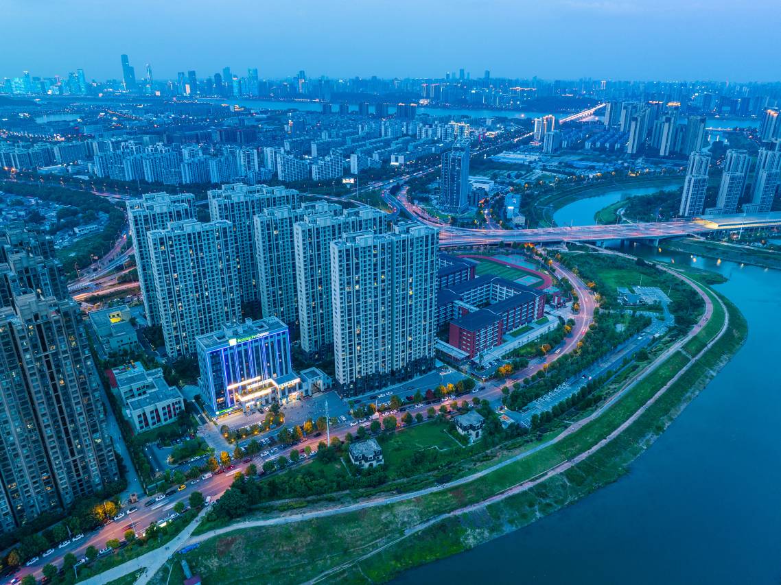 长沙智选假日酒店(中南大学洋湖湿地公园店)图片