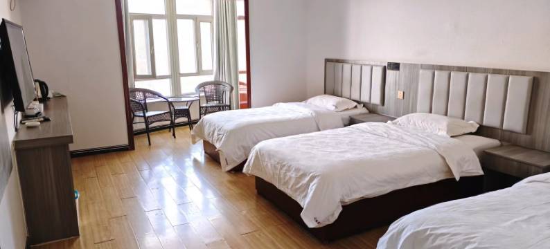 麦盖提川缘聚宾馆(卡龙情中央广场店)图片