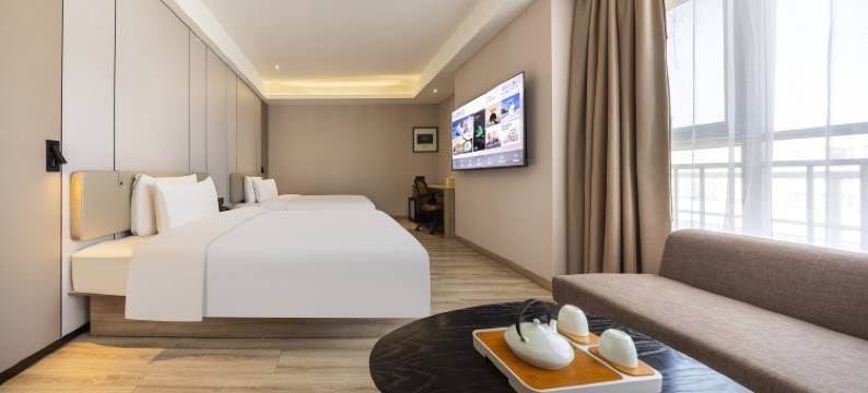 济南高新万达广场天辰路亚朵酒店图片