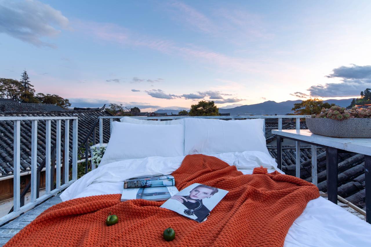 古井•侘寂风日照金山美学设计师360度古城雪山屋顶咖啡美宿图片