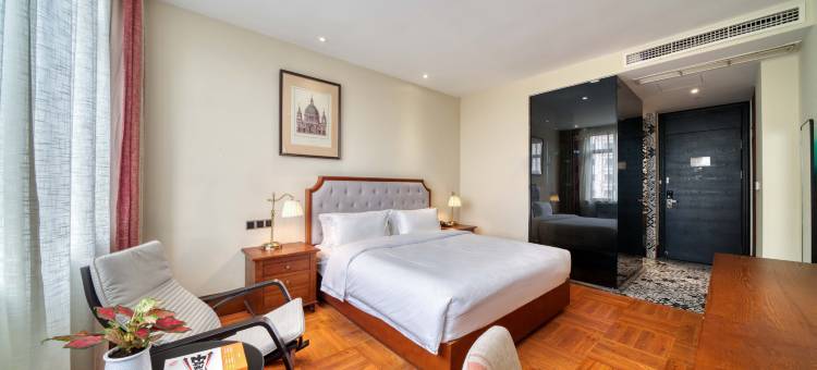 驻工坊创意酒店(温州双屿客运中心店)图片