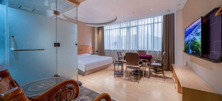 KMF影宿酒店(花溪大道皂角井地铁站店)图片