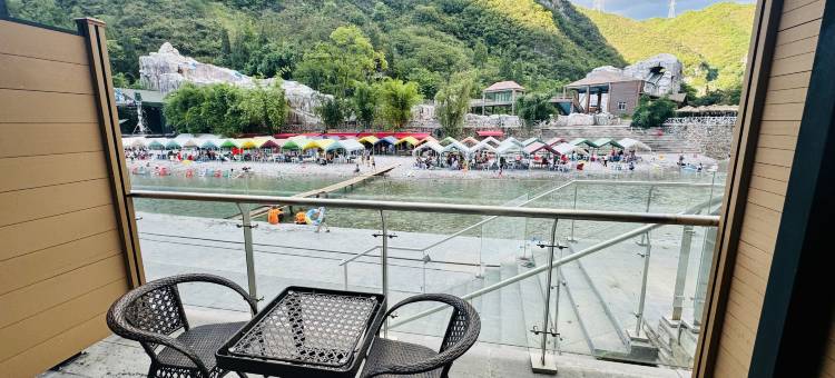 施秉芸溪·河畔智能酒店(杉木河夜漂景区店)图片