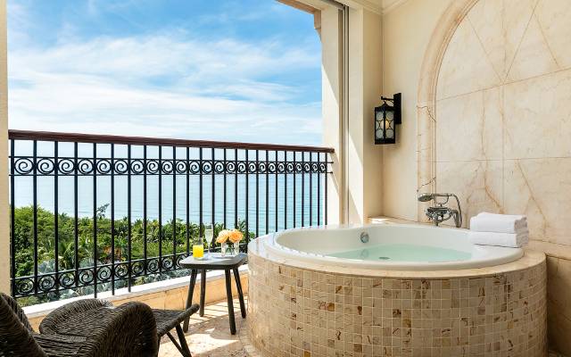 三亚湾皇冠假日度假酒店图片