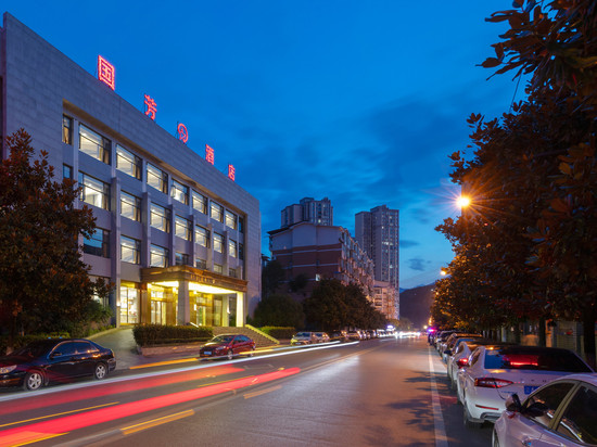 国芳酒店(邻水邻洲广场店)