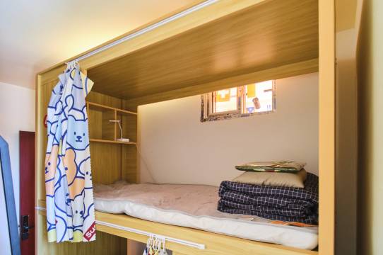 远处有山太空舱青年旅社(李沧区和谐广场店)