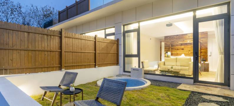 云孚里云宿·冶勒湖畔私汤民宿(冕宁冶勒湖店)图片