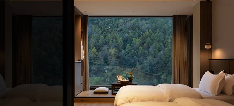 看山是山·隐奢·悬崖观景民宿(康定情歌广场店)图片