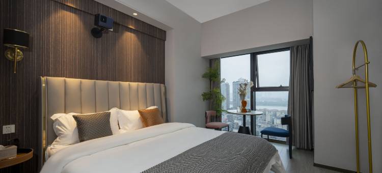 华远华江景酒店(长沙五一广场培元桥地铁站店)图片