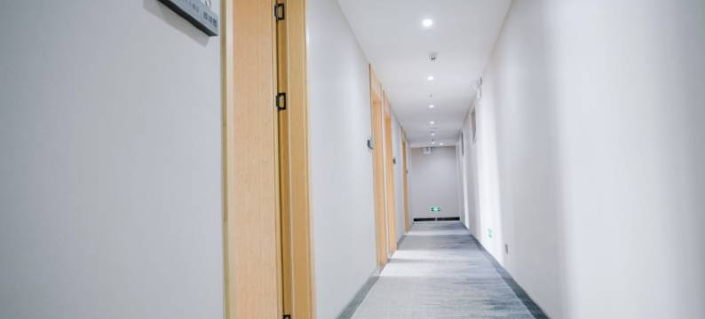 新人人酒店(上海大宁国际闸北公园店)图片