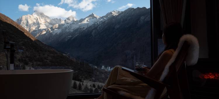 四姑娘山阅山四季隐宿(长坪沟景区店)图片