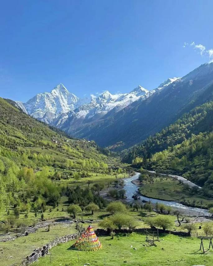 暮景·千山雪苑(四姑娘山长坪沟景区店)图片