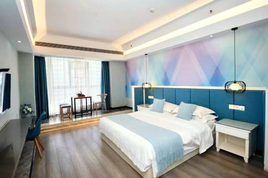 如驿时光酒店(长沙县吾悦广场松雅湖南地铁站店)