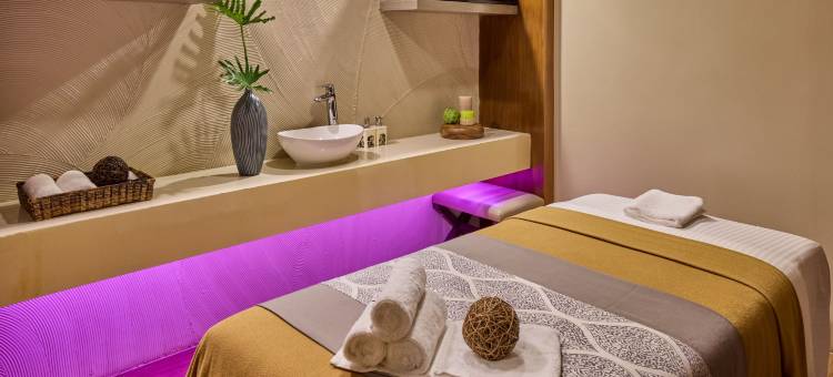 MCollection - Poolside Escape Near Boracay’s Iconic Keyhole图片