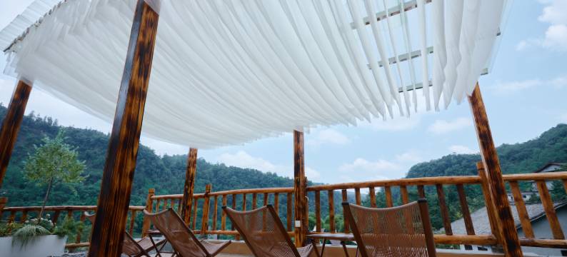 峨眉山依山归隐酒店(清音阁景区店)图片