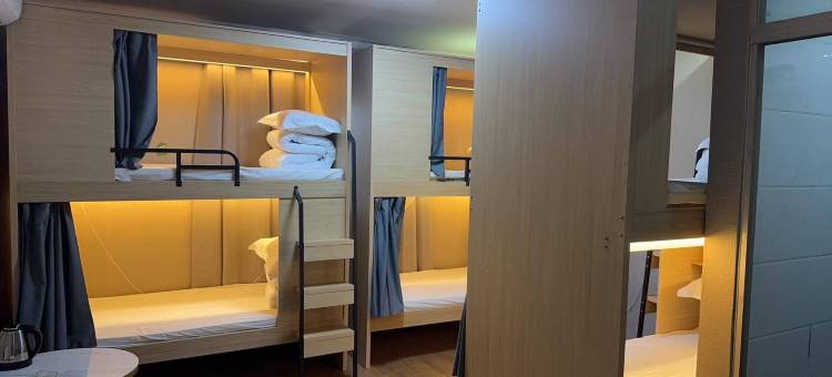 四月天宾馆(镇江火车站万达广场店)图片