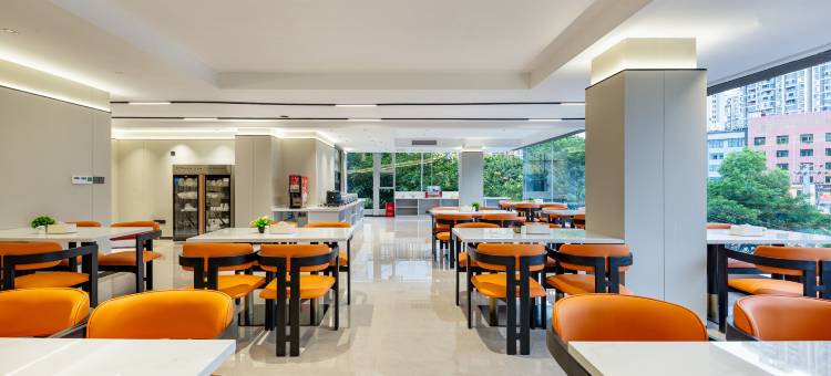 智怡城市酒店(经开区万达店)图片