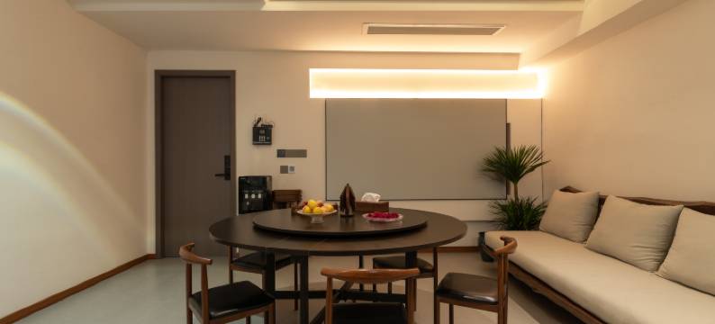 幕辰山居民宿(西江千户苗寨景区六号风雨桥店)图片