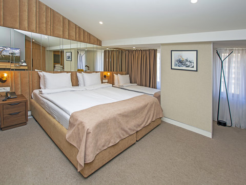 由地平线酒店运营的埃里温卡尔特兹