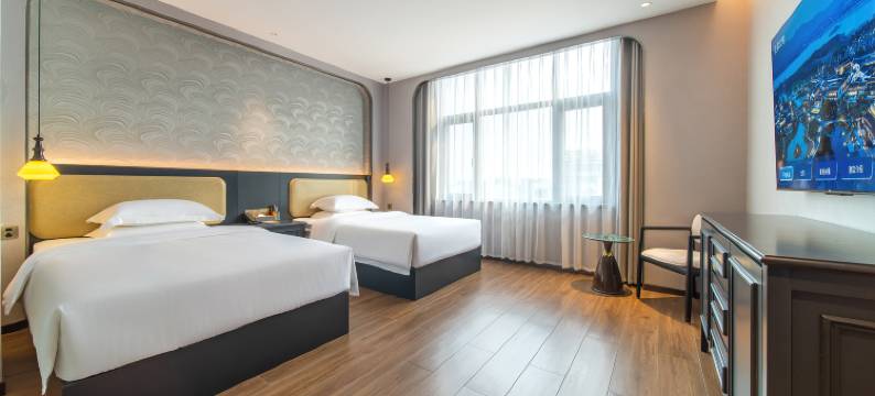 安棠公馆(廉江安铺骑楼老街牌坊店)图片