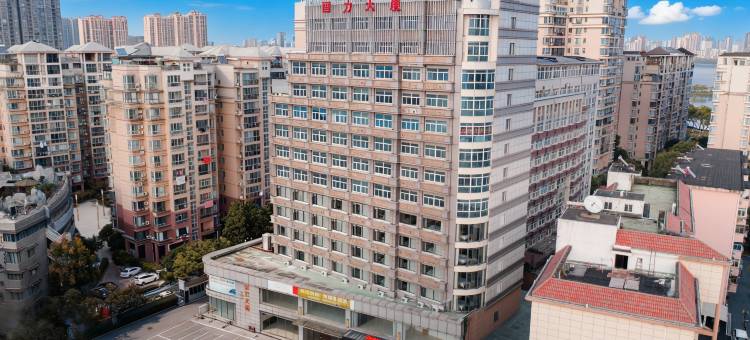 Bincheng维多利亚酒店(八一广场青山湖西地铁站店)图片