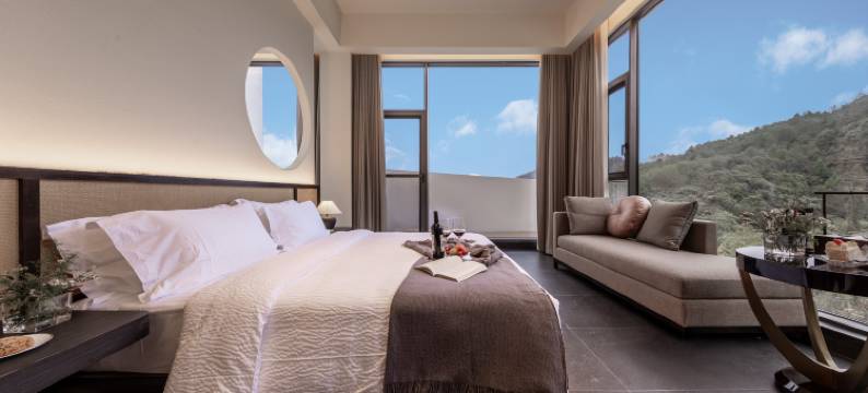 张家界五韵观山悦设计师民宿(天门山索道店)图片