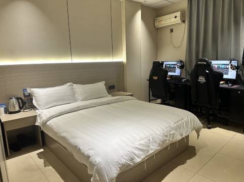 华盛电竞酒店(阳光广场店)