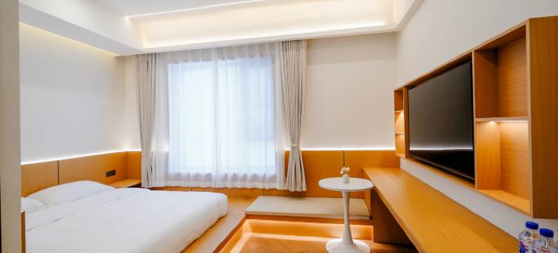 小洋楼美宿酒店(长白山万达国际度假区店)图片