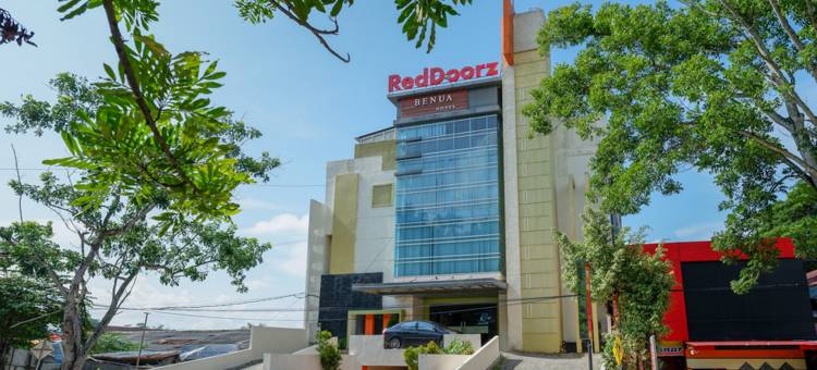红多兹Plus酒店-近肯达里大陆酒店(RedDoorz Plus near Hotel Benua Kendari)图片