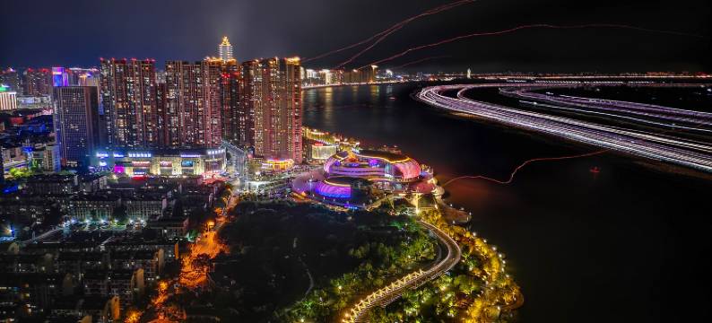铂金湾假日酒店(芜湖南陵中学滨河公园店)图片