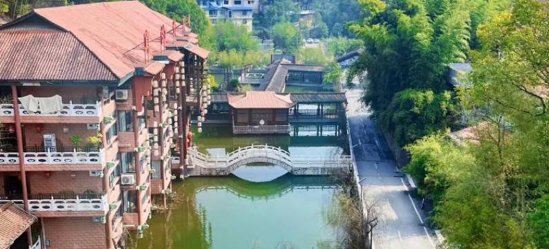 新凤居酒店(恩施华龙村店)图片