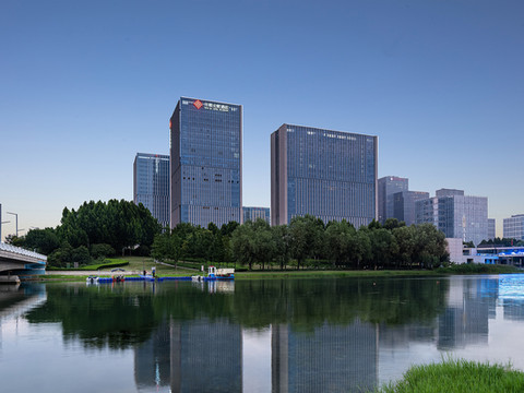 郑州东站龙子湖高校区仟那元熙酒店