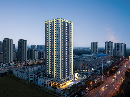 阜阳颍州万达广场颍州南路亚朵酒店