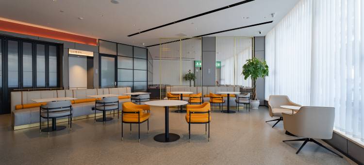 柏曼酒店(滨海汽车站颐高广场店)图片