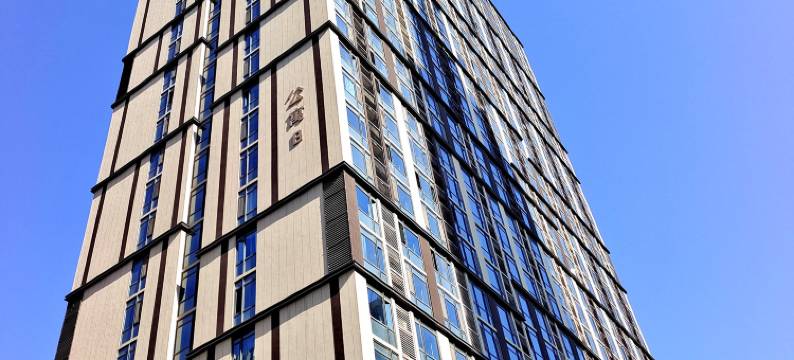 智美·轻居影音民宿(驻马店高铁西站凯旋广场店)图片