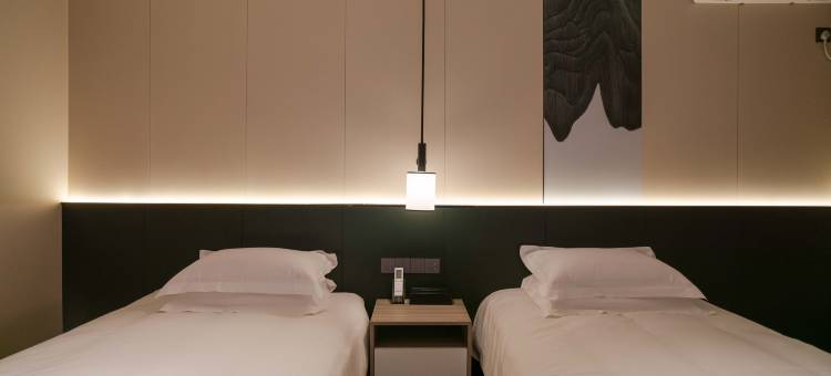 南苑e家酒店(宁波栎社机场石碶地铁站店)图片