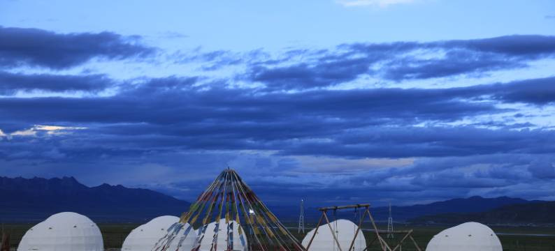 当雄纳木错奇幻马术度假村图片