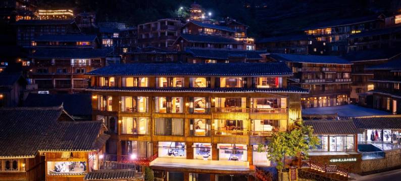 宿沿·栗上美术馆民宿(西江千户苗寨观景台店)图片