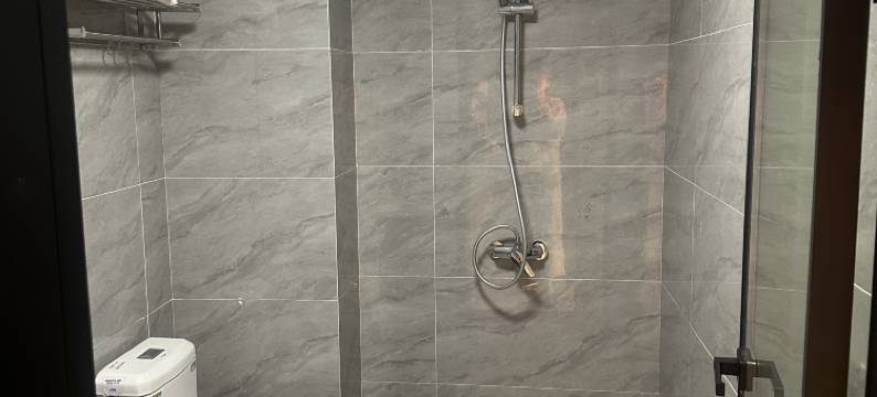 南山商务宾馆(武汉东吴大道地铁站店)图片