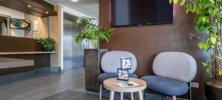 民宿酒店尼奥尔马雷普瓦特万东(B&B HOTEL Niort Marais Poitevin Est)图片