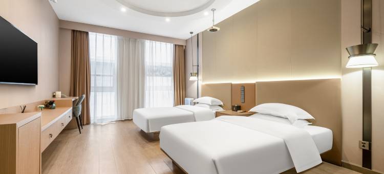 绿原春精品酒店(焦作理工大学双拥主题公园店)图片