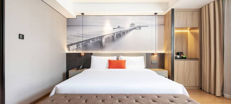 杭州西湖风景区龙翔桥地铁站和颐至尊酒店图片