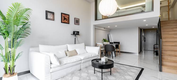 伴与久江畔复式公寓民宿(孙文西路步行街兴中广场店)图片