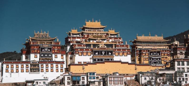 浩瑞・香庭丨DREAMWORLDS•SERENITY空间•山语酒店(独克宗古城店)图片