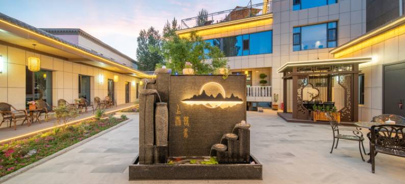 伊宁市隐塞小院民宿(六星街景区店)图片