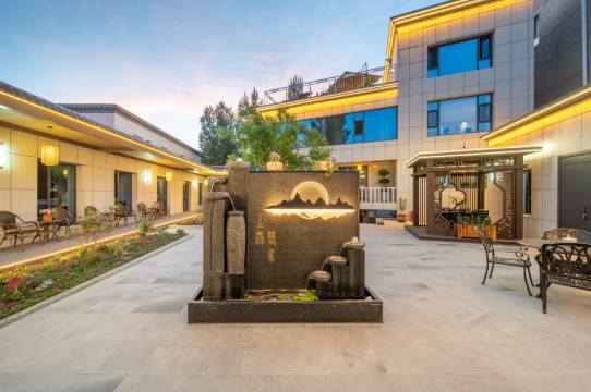 伊宁市隐塞小院民宿(六星街景区店)