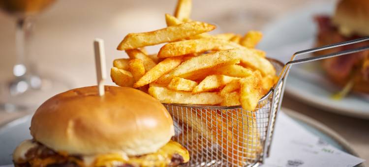 巴恩斯利坦克斯利庄园美居酒店(Mercure Barnsley Tankersley Manor Hotel)图片